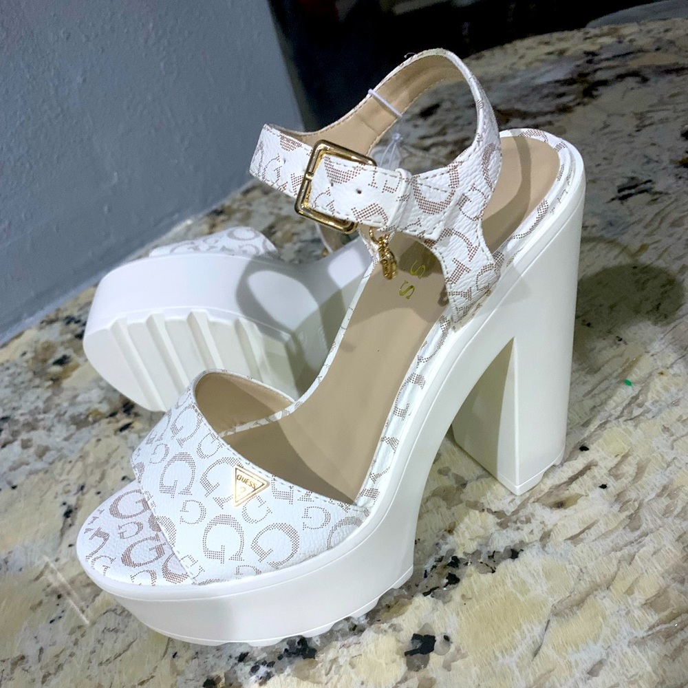 4 sizes available